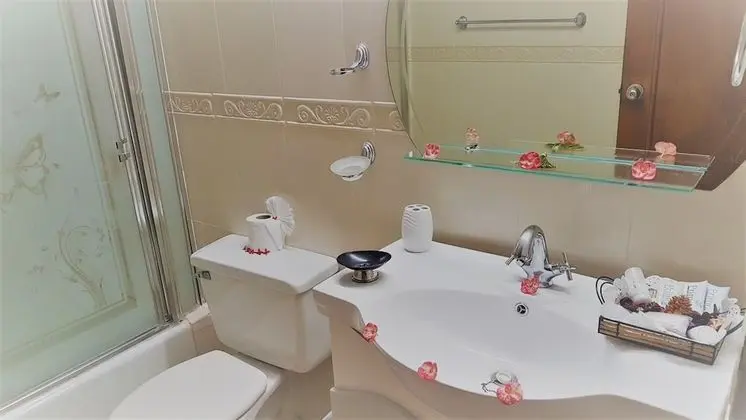 Tek Büyük Yataklı Oda, 2 Büyük (Queen) Boy Yatak