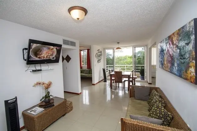 Comfort Apart Daire, 3 Yatak Odası, Buzdolabı ve Mikrodalga, Bahçeli