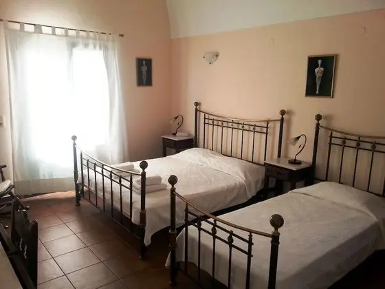 Üç Kişilik Oda