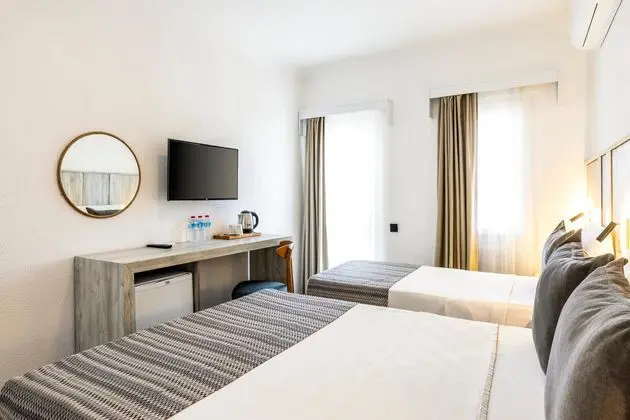 https://images.etstur.com/imgproxy/resize/2560x1440/files/images/hotelImages/etsrooms/746/Costa_Maya_Bodrum_20250613165944_0.JPG