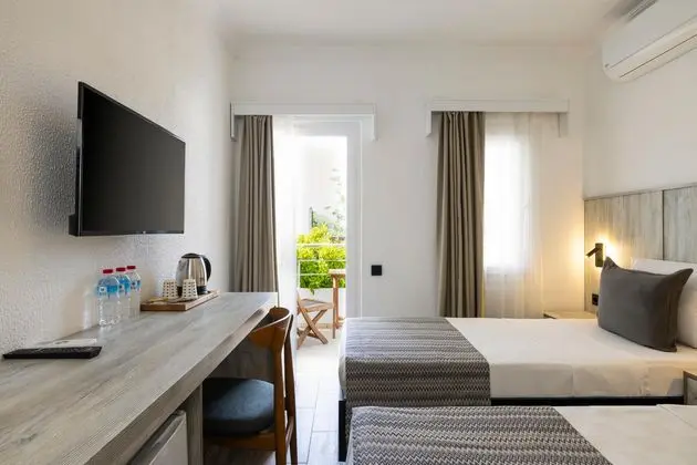 https://images.etstur.com/imgproxy/resize/2560x1440/files/images/hotelImages/etsrooms/746/Costa_Maya_Bodrum_20250613170017_1.JPG