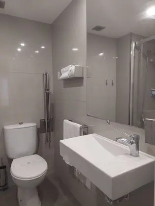 Standard Tek Büyük Yataklı Oda