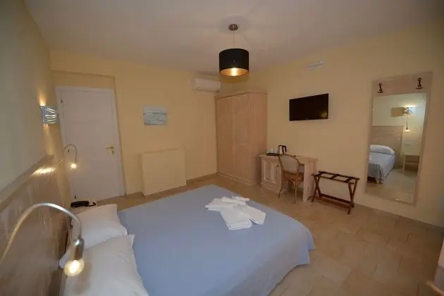 Classic Tek Büyük Yataklı Oda