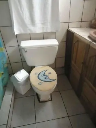 One bed in Shared Dormitory with Shared Bathroom