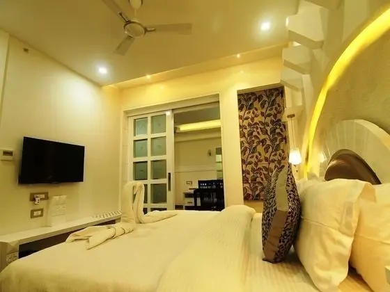 Luxury Oda