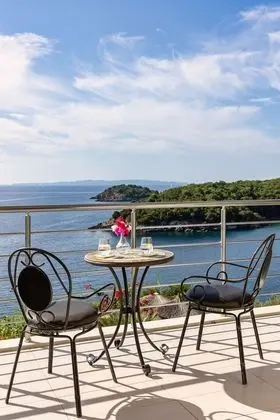 Deluxe Üç Kişilik Oda, Deniz Manzaralı