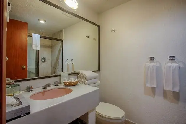 Suite 1 Bedroom, Ocean Front