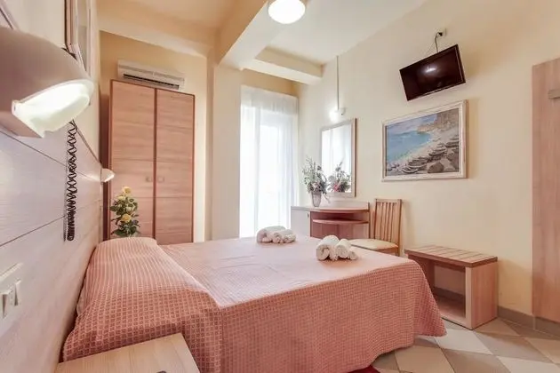 Tek Büyük veya İki Ayrı Yataklı Oda, Balkon