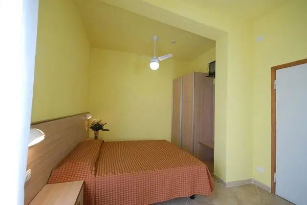 Tek Büyük veya İki Ayrı Yataklı Oda, Balkon