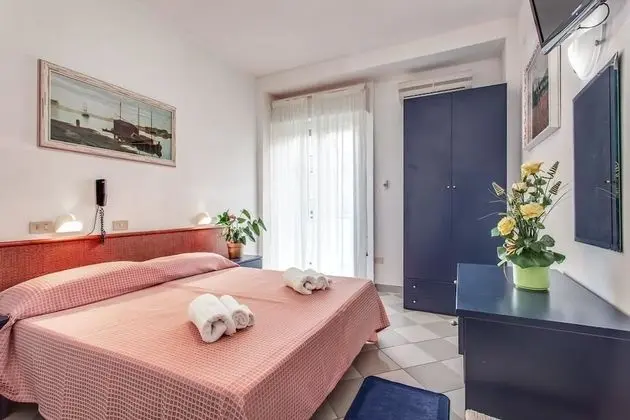 Tek Büyük veya İki Ayrı Yataklı Oda, Balkon