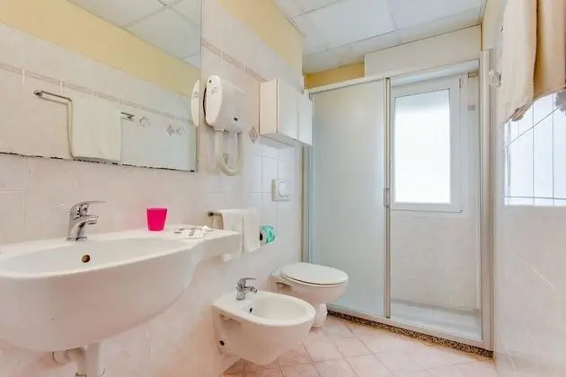 Tek Büyük veya İki Ayrı Yataklı Oda, Balkon