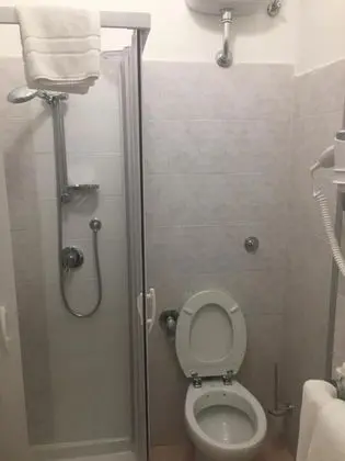 Büyük Yataklı Tek Kişilik Oda, Ortak Banyo, Deniz Manzaralı