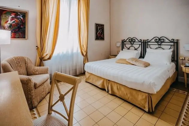 Classic Büyük Yataklı Tek Kişilik Oda