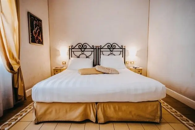 Classic Tek Büyük veya İki Ayrı Yataklı Oda