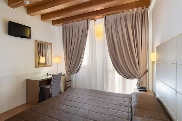 Comfort Tek Büyük Yataklı Oda, 2 Tek Kişilik Yatak