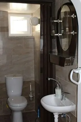 Traditional Ortak Ranzalı Oda, Sadece kadınlar için, Engellilere Uygun, Bahçe Manzaralı