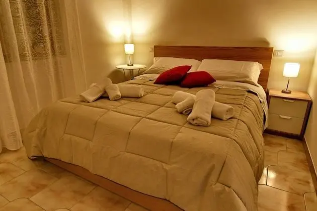 Tek Büyük Yataklı Oda (Paestum)