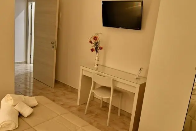 Tek Büyük Yataklı Oda (Paestum)