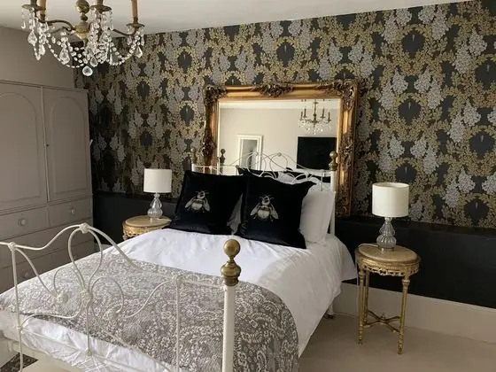Luxury Tek Büyük Yataklı Oda, Banyolu/Duşlu (Brunyee)