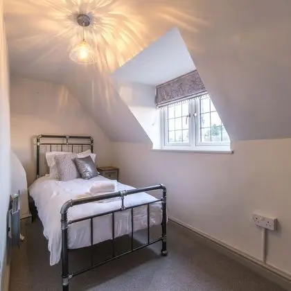 Kır Evi, 2 Büyük (Queen) Boy Yatak