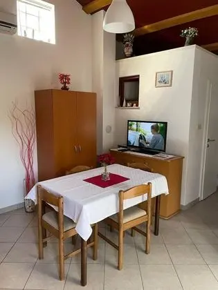 Ev, 1 Büyük (Queen) Boy Yatak