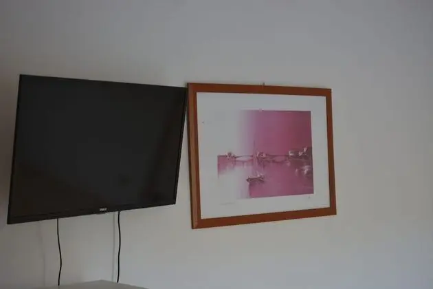 Apart Daire, 1 Büyük (Queen) Boy Yatak ve Çekyat