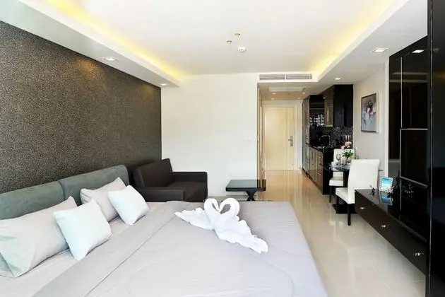 Deluxe Studio