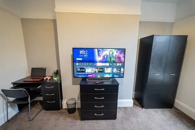 Ev, 1 Büyük (Queen) Boy Yatak