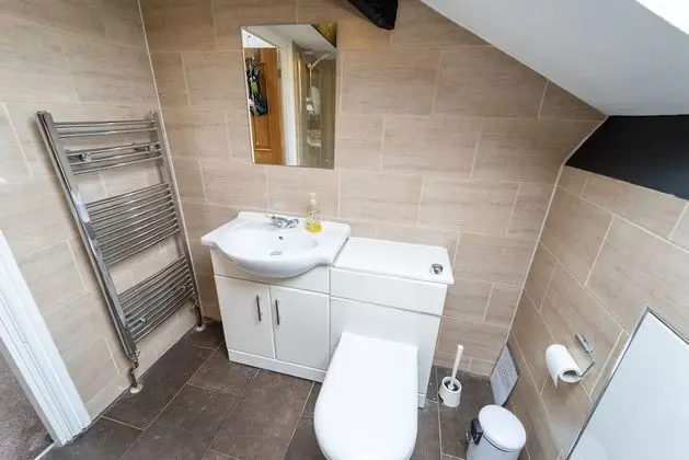 Ev, 1 Büyük (Queen) Boy Yatak