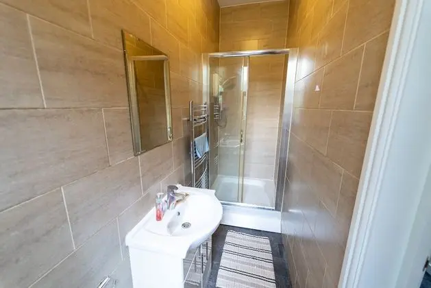 Ev, 1 Büyük (Queen) Boy Yatak