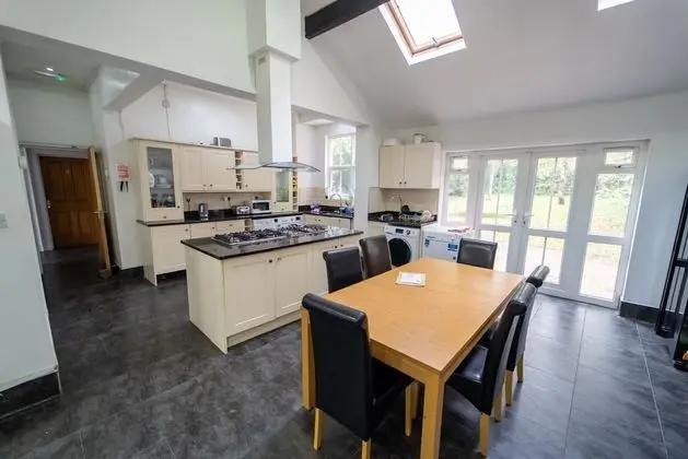 Ev, 1 Büyük (Queen) Boy Yatak