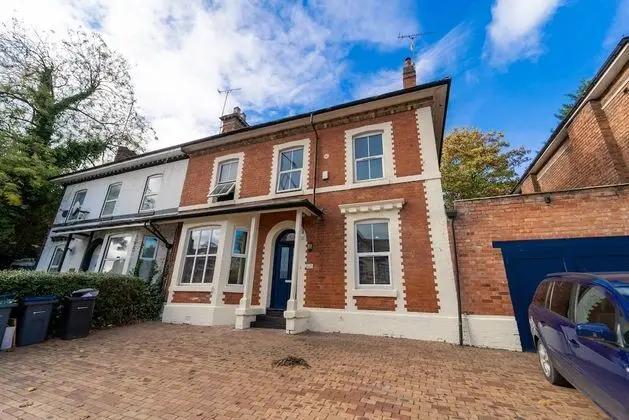 Ev, 1 Büyük (Queen) Boy Yatak