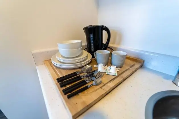 Stüdyo, 1 Büyük (Queen) Boy Yatak