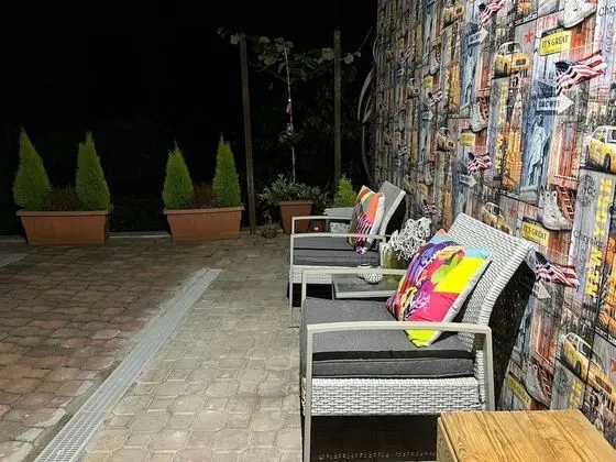 Apart Daire, 1 Büyük (Queen) Boy Yatak ve Çekyat