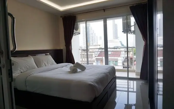 1-Bedroom Premium Room