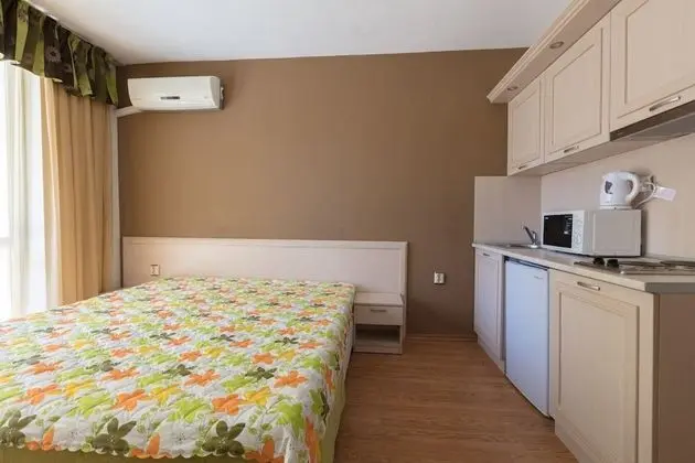 Family Stüdyo, 2 Tek Kişilik Yatak, Küçük Mutfak, Havuz Kenarı