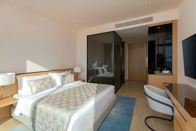 Premium Oda, 1 En Büyük (King) Boy Yatak, Deniz Manzaralı (Pool and Sea View)
