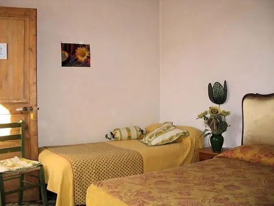 Üç Kişilik Oda