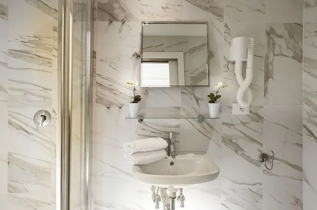 Deluxe Tek Büyük veya İki Ayrı Yataklı Oda