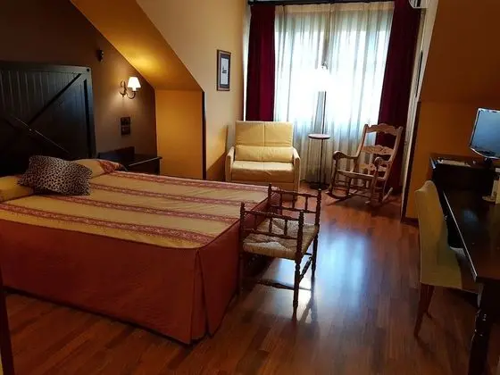 Superior Tek Büyük veya İki Ayrı Yataklı Oda