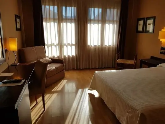 Superior Tek Büyük veya İki Ayrı Yataklı Oda