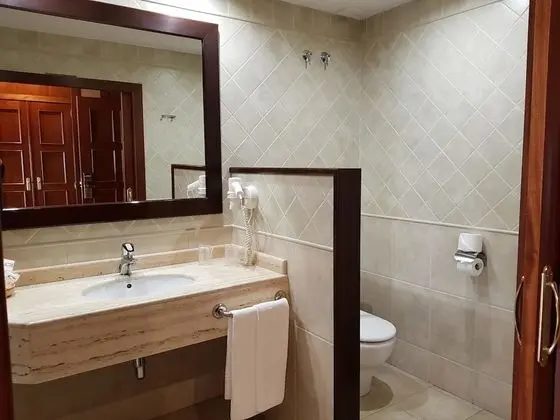 Superior Tek Büyük veya İki Ayrı Yataklı Oda
