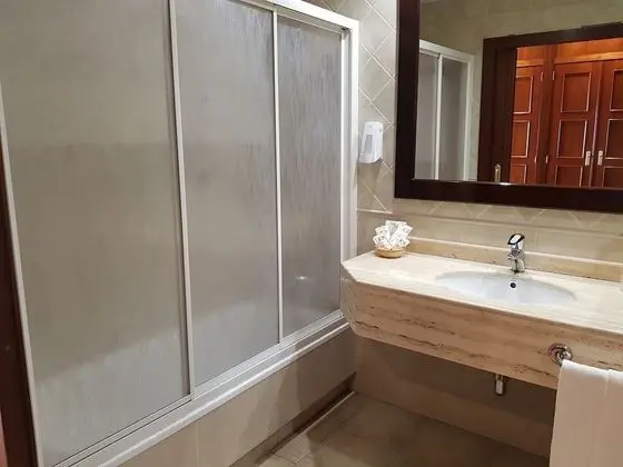 Superior Tek Büyük veya İki Ayrı Yataklı Oda