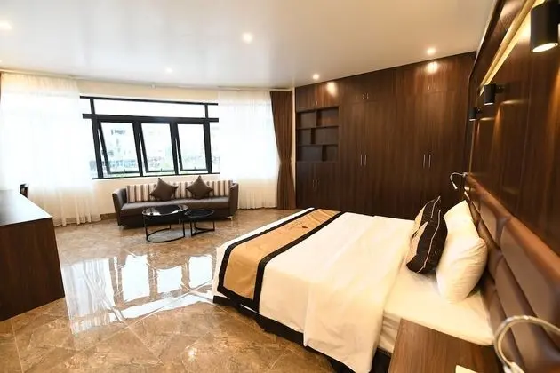 Luxury Oda