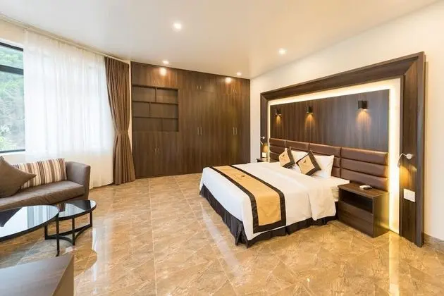 Luxury Oda