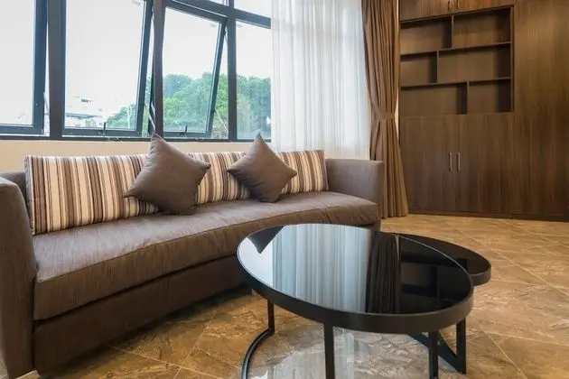Luxury Oda