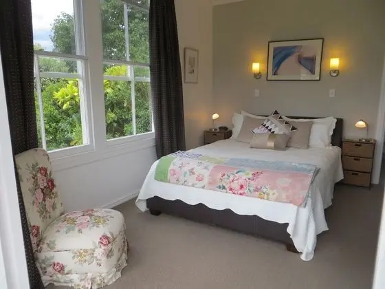 Standard Oda (Holker Room)