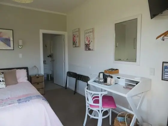 Standard Oda (Holker Room)