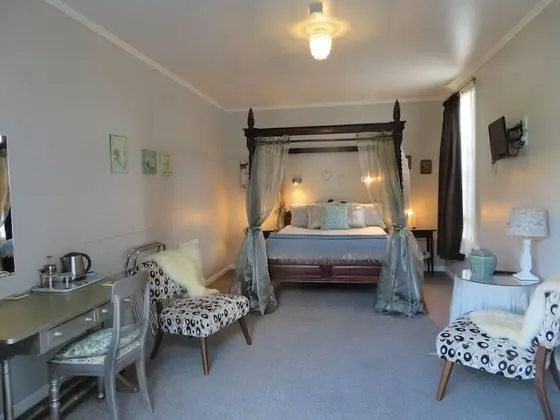 Süit (Neatherwood Suite)