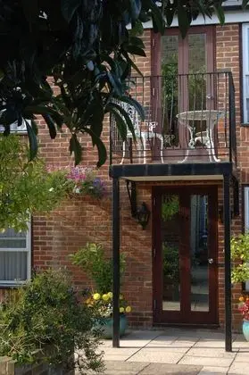 Tek Büyük Yataklı Oda, 1 Çift Kişilik Yatak, Avlu